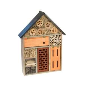 Hotel di legno per insetti e api