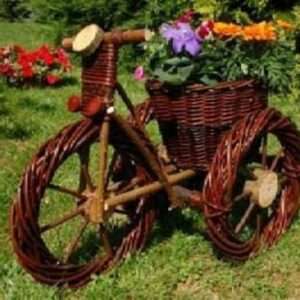 Triciclo bici in vimini con cesto