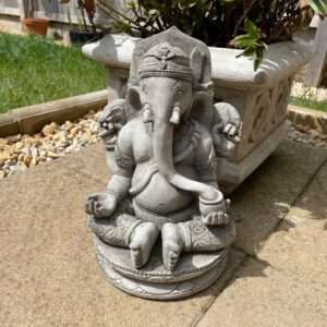 Statua orientale del giardino di pietra di Ganesh